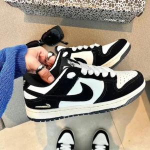 Nike SB Dunk Low SH Feminino