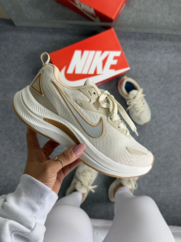 Nike Running Fit EST 1972