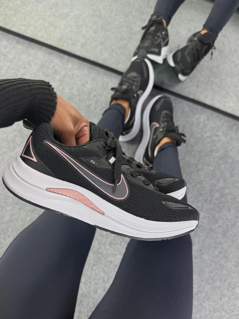 Nike Running Fit EST 1972