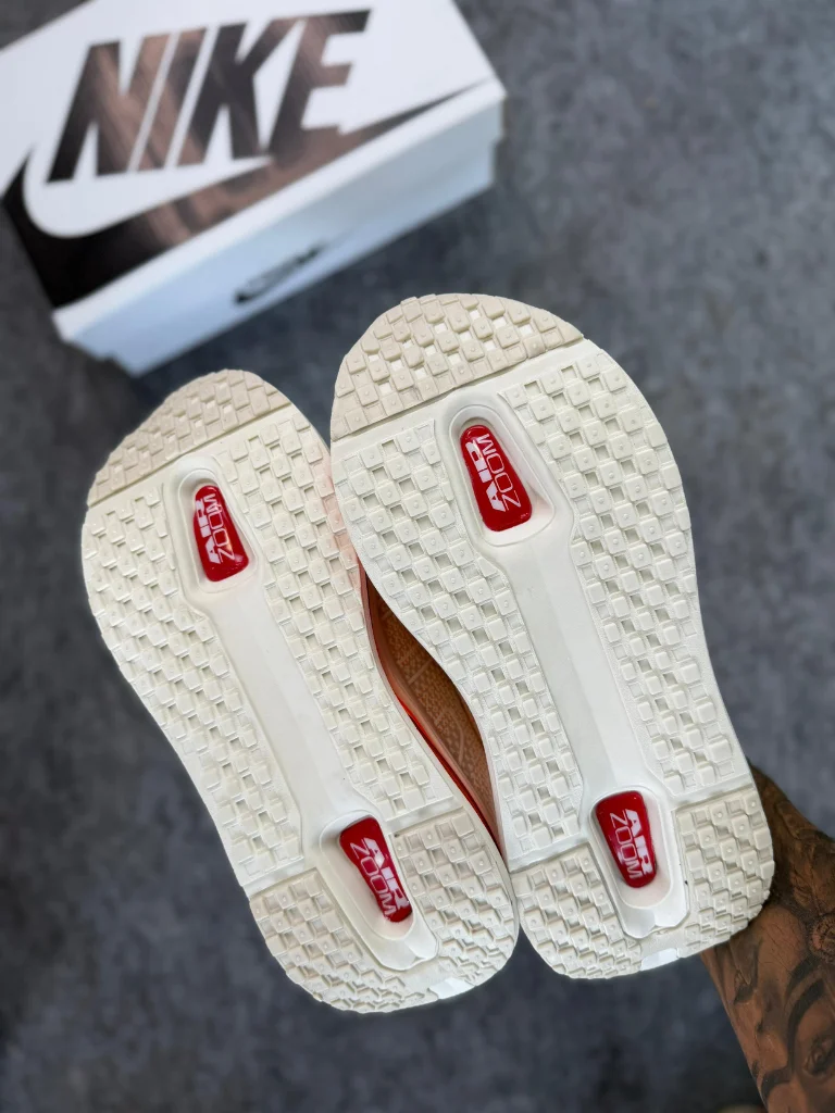 Nike Vomero - Imagem 4